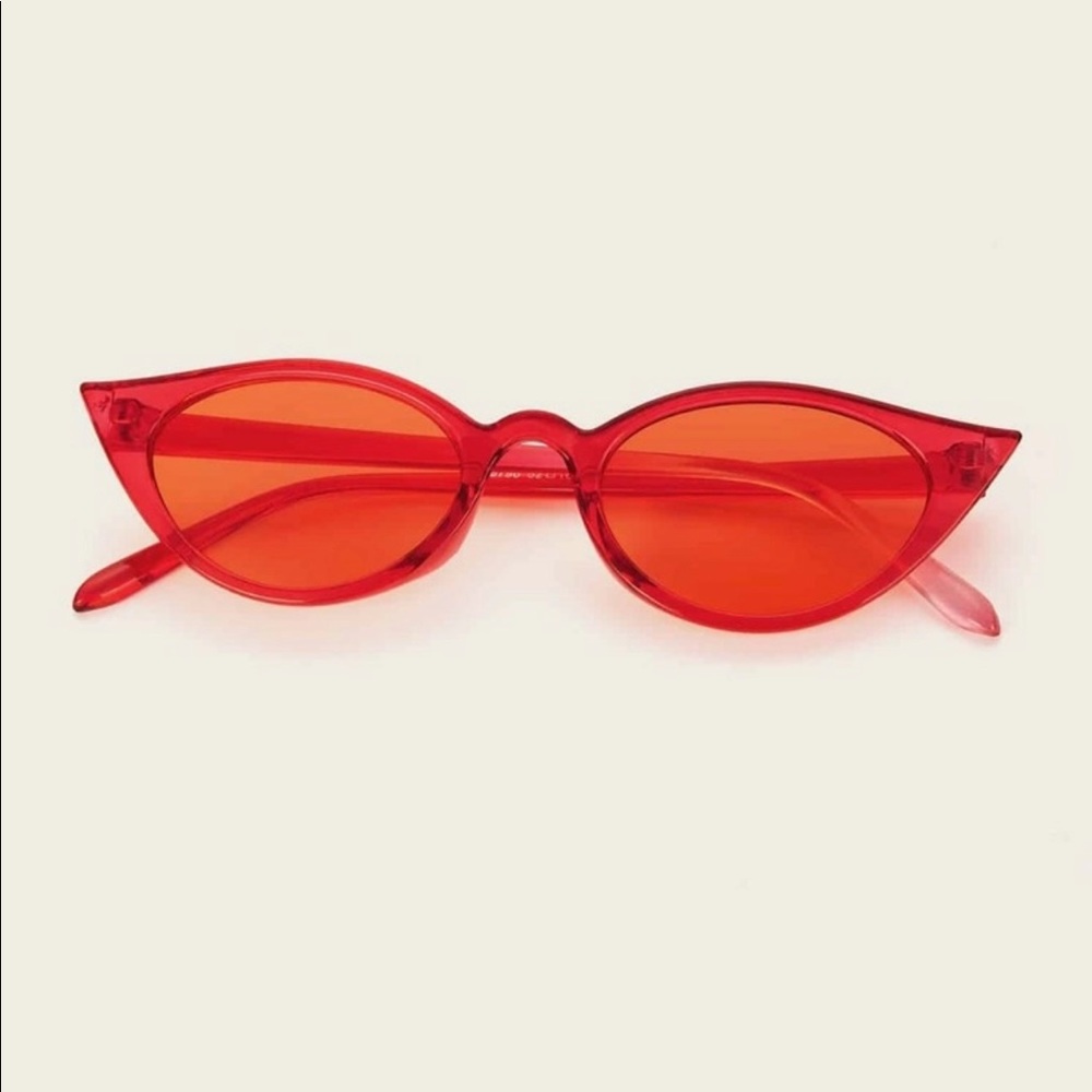 NEW w/ Case Retro Red Cat Eye Sunglasses - Picture 3 of 7